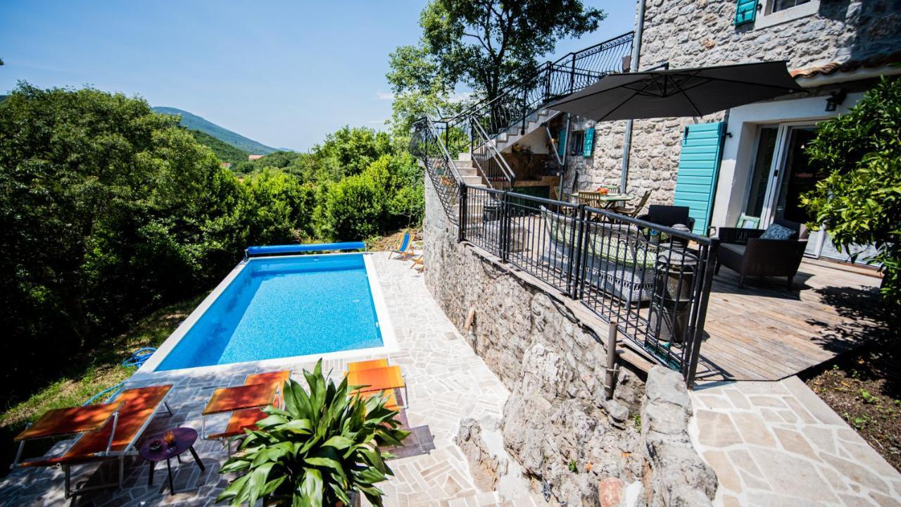 Villa Toscana With A Pool Тиват Екстериор снимка
